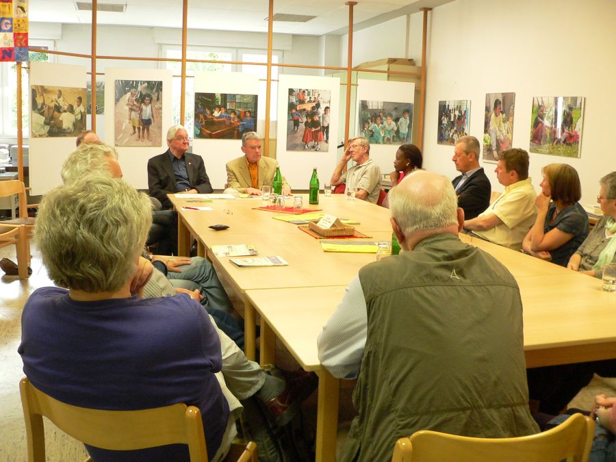 Bei unserer Arbeit im Eine-Welt-Informations-zentrum